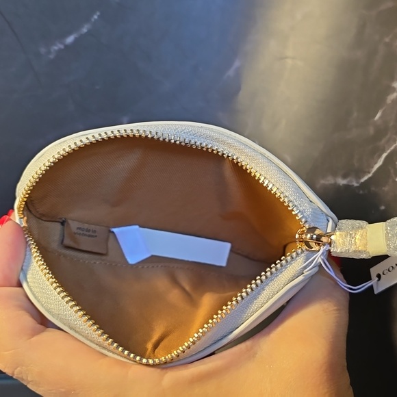 Rare Discontinued Genuine NWT Coach leather HALLOWEEN Ghost coin case - Picture 5 of 5